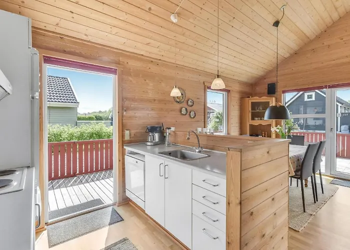 2 Bedroom In *